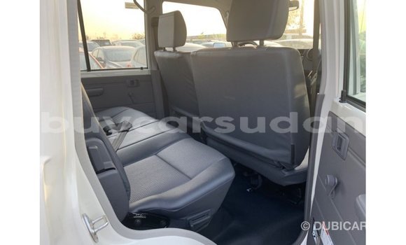 Buy Import Toyota Land Cruiser White Car in Import - Dubai in Al Jazirah State Buy Import Toyota Land Cruiser White Car in Import - Dubai in Al Jazirah State