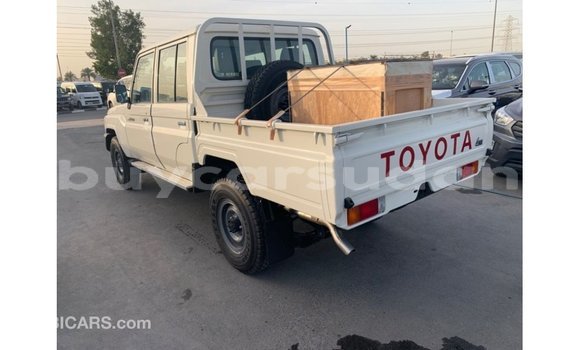Buy Import Toyota Land Cruiser White Car in Import - Dubai in Al Jazirah State Buy Import Toyota Land Cruiser White Car in Import - Dubai in Al Jazirah State