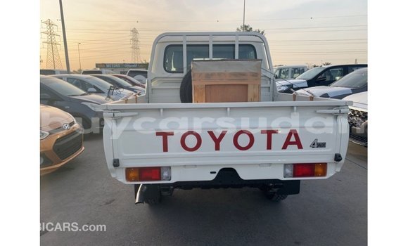 Buy Import Toyota Land Cruiser White Car in Import - Dubai in Al Jazirah State Buy Import Toyota Land Cruiser White Car in Import - Dubai in Al Jazirah State