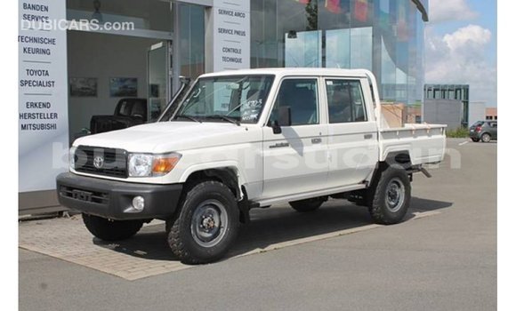 Acheter Import Voiture Toyota Land Cruiser Blanc à Import - Dubai, État d'Al Jazirah Acheter Import Voiture Toyota Land Cruiser Blanc à Import - Dubai, État d'Al Jazirah