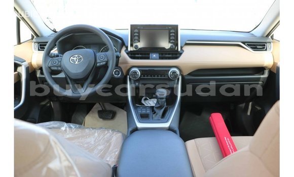 Buy Import Toyota HiAce White Truck in Import - Dubai in Al Jazirah State Buy Import Toyota HiAce White Truck in Import - Dubai in Al Jazirah State