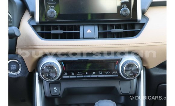 Buy Import Toyota HiAce White Truck in Import - Dubai in Al Jazirah State Buy Import Toyota HiAce White Truck in Import - Dubai in Al Jazirah State