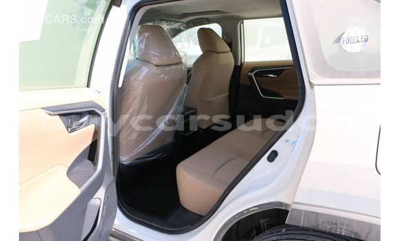 Buy Import Toyota HiAce White Truck in Import - Dubai in Al Jazirah State Buy Import Toyota HiAce White Truck in Import - Dubai in Al Jazirah State