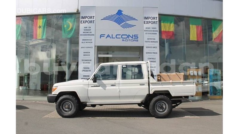 Big with watermark toyota land cruiser al jazirah state import dubai 2186