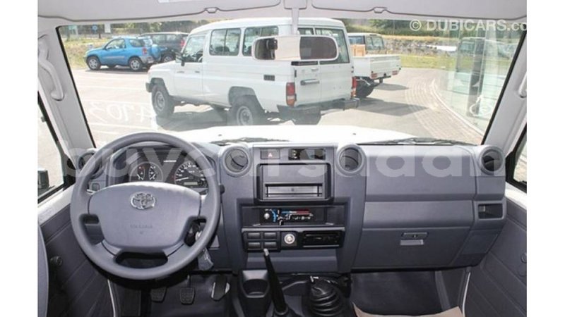 Big with watermark toyota land cruiser al jazirah state import dubai 2186