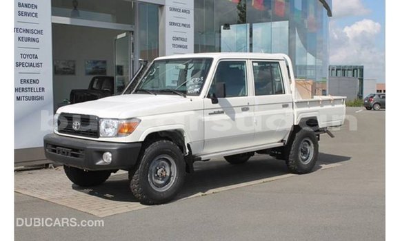 Buy Import Toyota Land Cruiser White Car in Import - Dubai in Al Jazirah State Buy Import Toyota Land Cruiser White Car in Import - Dubai in Al Jazirah State