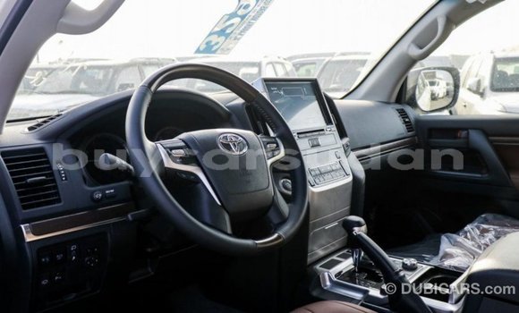 Buy Import Toyota Land Cruiser White Car in Import - Dubai in Al Jazirah State Buy Import Toyota Land Cruiser White Car in Import - Dubai in Al Jazirah State