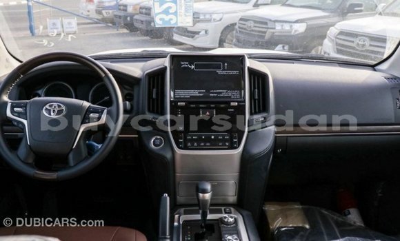 Buy Import Toyota Land Cruiser White Car in Import - Dubai in Al Jazirah State Buy Import Toyota Land Cruiser White Car in Import - Dubai in Al Jazirah State