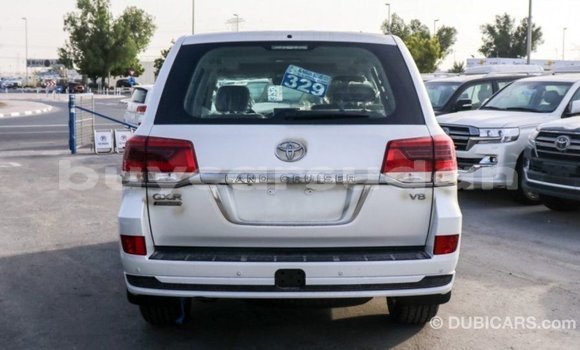 Buy Import Toyota Land Cruiser White Car in Import - Dubai in Al Jazirah State Buy Import Toyota Land Cruiser White Car in Import - Dubai in Al Jazirah State