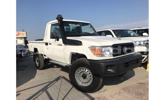 Buy Import Toyota Land Cruiser White Car in Import - Dubai in Al Jazirah State Buy Import Toyota Land Cruiser White Car in Import - Dubai in Al Jazirah State