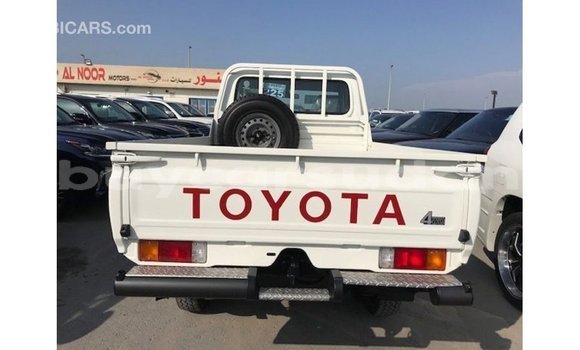 Buy Import Toyota Land Cruiser White Car in Import - Dubai in Al Jazirah State Buy Import Toyota Land Cruiser White Car in Import - Dubai in Al Jazirah State