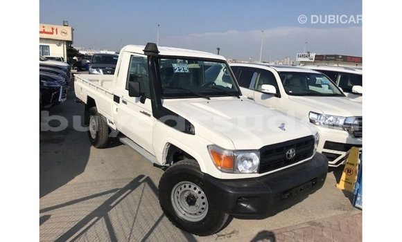 Buy Import Toyota Land Cruiser White Car in Import - Dubai in Al Jazirah State Buy Import Toyota Land Cruiser White Car in Import - Dubai in Al Jazirah State