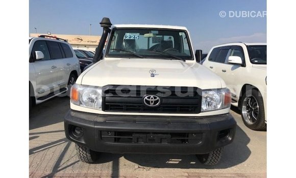 Buy Import Toyota Land Cruiser White Car in Import - Dubai in Al Jazirah State Buy Import Toyota Land Cruiser White Car in Import - Dubai in Al Jazirah State