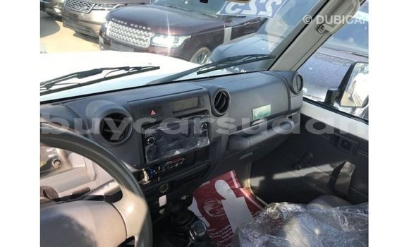 Buy Import Toyota Land Cruiser White Car in Import - Dubai in Al Jazirah State Buy Import Toyota Land Cruiser White Car in Import - Dubai in Al Jazirah State
