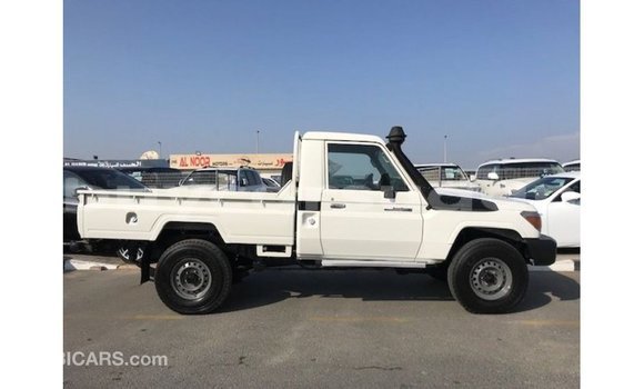 Buy Import Toyota Land Cruiser White Car in Import - Dubai in Al Jazirah State Buy Import Toyota Land Cruiser White Car in Import - Dubai in Al Jazirah State