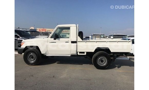Buy Import Toyota Land Cruiser White Car in Import - Dubai in Al Jazirah State Buy Import Toyota Land Cruiser White Car in Import - Dubai in Al Jazirah State