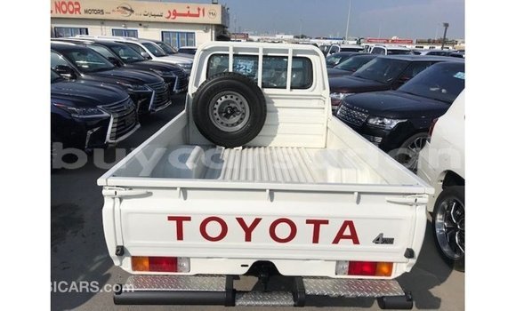 Buy Import Toyota Land Cruiser White Car in Import - Dubai in Al Jazirah State Buy Import Toyota Land Cruiser White Car in Import - Dubai in Al Jazirah State