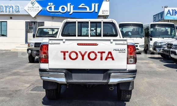 Buy Import Toyota Hilux White Car in Import - Dubai in Al Jazirah State Buy Import Toyota Hilux White Car in Import - Dubai in Al Jazirah State