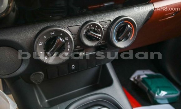 Buy Import Toyota Hilux White Car in Import - Dubai in Al Jazirah State Buy Import Toyota Hilux White Car in Import - Dubai in Al Jazirah State