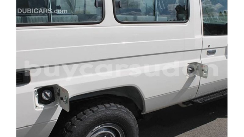 Big with watermark toyota land cruiser al jazirah state import dubai 2212
