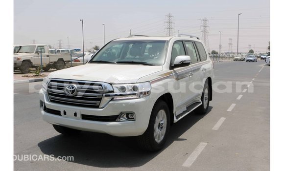 Buy Import Toyota Land Cruiser White Car in Import - Dubai in Al Jazirah State Buy Import Toyota Land Cruiser White Car in Import - Dubai in Al Jazirah State