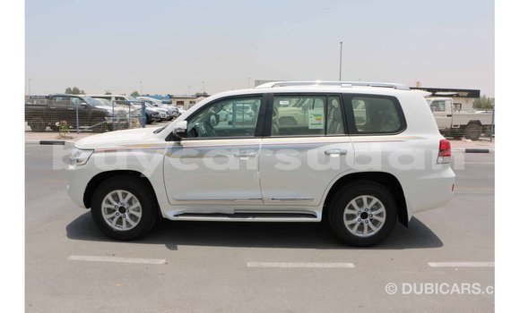 Buy Import Toyota Land Cruiser White Car in Import - Dubai in Al Jazirah State Buy Import Toyota Land Cruiser White Car in Import - Dubai in Al Jazirah State