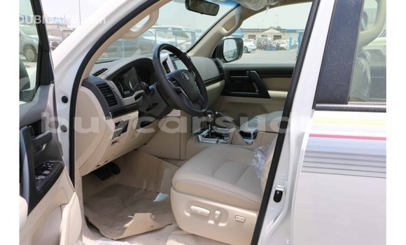 Buy Import Toyota Land Cruiser White Car in Import - Dubai in Al Jazirah State Buy Import Toyota Land Cruiser White Car in Import - Dubai in Al Jazirah State