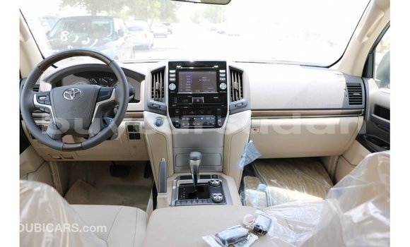 Buy Import Toyota Land Cruiser White Car in Import - Dubai in Al Jazirah State Buy Import Toyota Land Cruiser White Car in Import - Dubai in Al Jazirah State