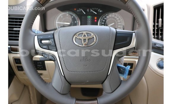 Buy Import Toyota Land Cruiser White Car in Import - Dubai in Al Jazirah State Buy Import Toyota Land Cruiser White Car in Import - Dubai in Al Jazirah State