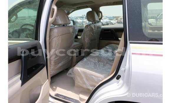 Buy Import Toyota Land Cruiser White Car in Import - Dubai in Al Jazirah State Buy Import Toyota Land Cruiser White Car in Import - Dubai in Al Jazirah State