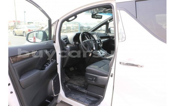 Buy Import Toyota Alphard White Car in Import - Dubai in Al Jazirah State Buy Import Toyota Alphard White Car in Import - Dubai in Al Jazirah State