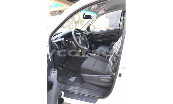 Buy Import Toyota Hilux White Car in Import - Dubai in Al Jazirah State Buy Import Toyota Hilux White Car in Import - Dubai in Al Jazirah State