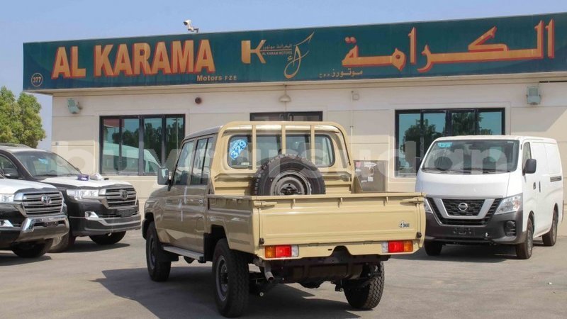 Big with watermark toyota land cruiser al jazirah state import dubai 2233