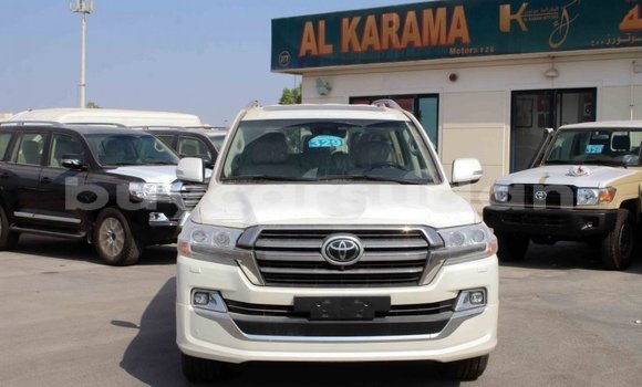 Buy Import Toyota Land Cruiser White Car in Import - Dubai in Al Jazirah State Buy Import Toyota Land Cruiser White Car in Import - Dubai in Al Jazirah State