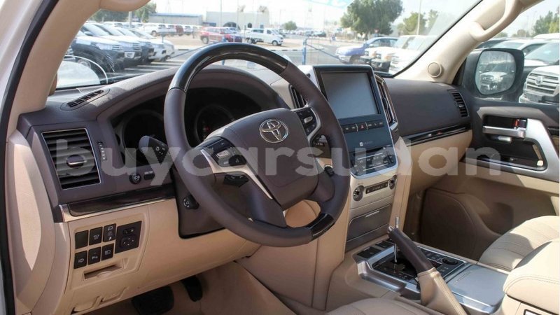 Big with watermark toyota land cruiser al jazirah state import dubai 2242
