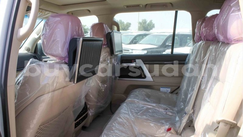 Big with watermark toyota land cruiser al jazirah state import dubai 2242