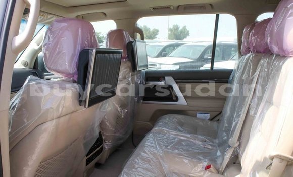 Buy Import Toyota Land Cruiser White Car in Import - Dubai in Al Jazirah State Buy Import Toyota Land Cruiser White Car in Import - Dubai in Al Jazirah State
