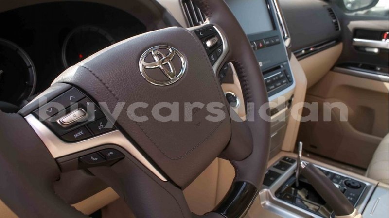 Big with watermark toyota land cruiser al jazirah state import dubai 2242