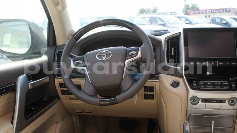 Big with watermark toyota land cruiser al jazirah state import dubai 2242