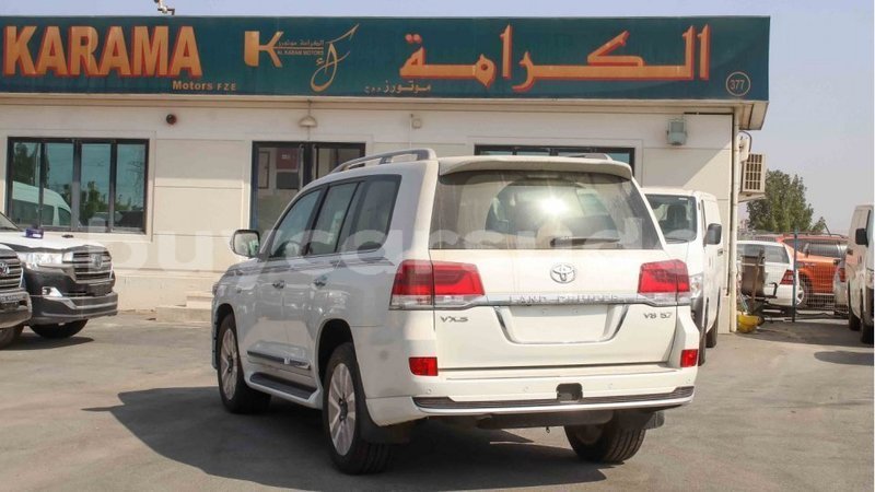 Big with watermark toyota land cruiser al jazirah state import dubai 2242