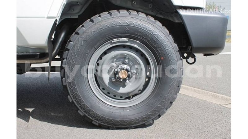 Big with watermark toyota land cruiser al jazirah state import dubai 2250