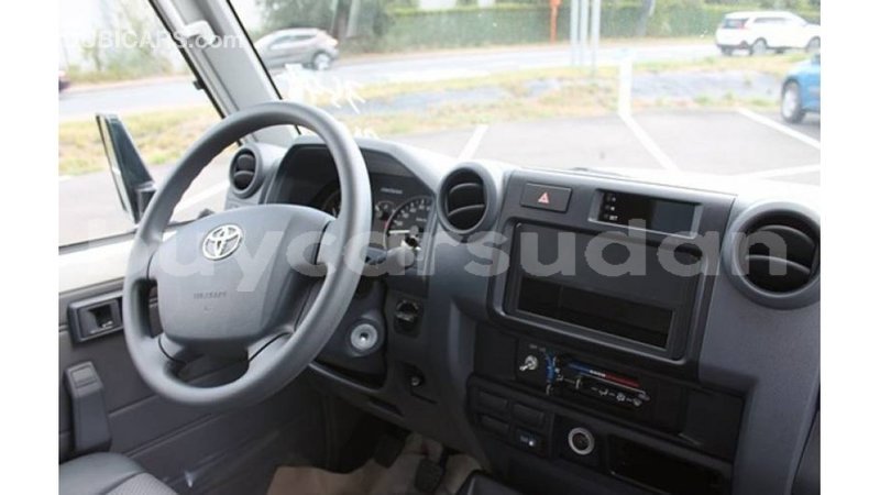 Big with watermark toyota land cruiser al jazirah state import dubai 2250