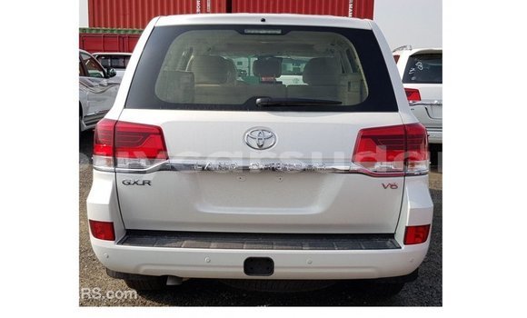 Buy Import Toyota Land Cruiser White Car in Import - Dubai in Al Jazirah State Buy Import Toyota Land Cruiser White Car in Import - Dubai in Al Jazirah State
