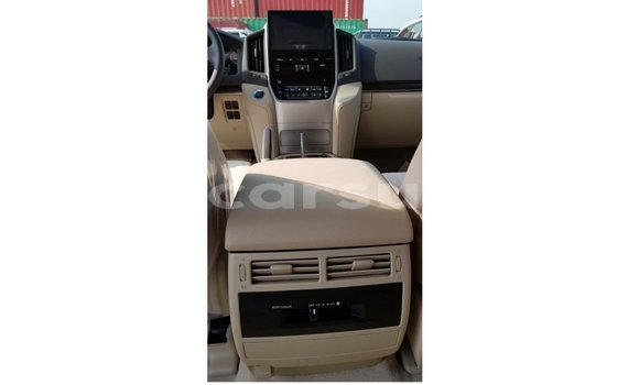 Buy Import Toyota Land Cruiser White Car in Import - Dubai in Al Jazirah State Buy Import Toyota Land Cruiser White Car in Import - Dubai in Al Jazirah State