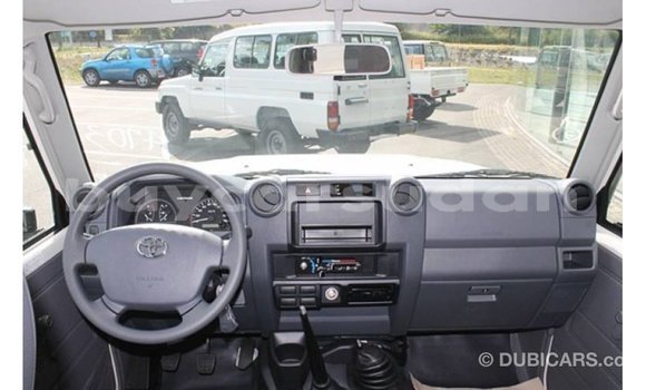 Buy Import Toyota Land Cruiser White Car in Import - Dubai in Al Jazirah State Buy Import Toyota Land Cruiser White Car in Import - Dubai in Al Jazirah State