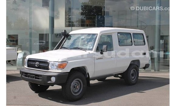 Buy Import Toyota Land Cruiser White Car in Import - Dubai in Al Jazirah State Buy Import Toyota Land Cruiser White Car in Import - Dubai in Al Jazirah State