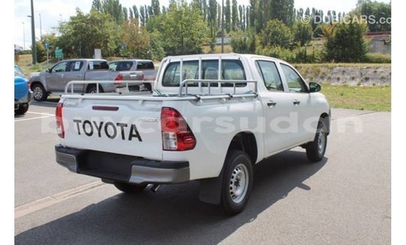 Buy Import Toyota Hilux White Car in Import - Dubai in Al Jazirah State Buy Import Toyota Hilux White Car in Import - Dubai in Al Jazirah State