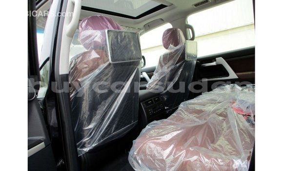 Acheter Import Voiture Toyota Land Cruiser Noir à Import - Dubai, État d'Al Jazirah Acheter Import Voiture Toyota Land Cruiser Noir à Import - Dubai, État d'Al Jazirah