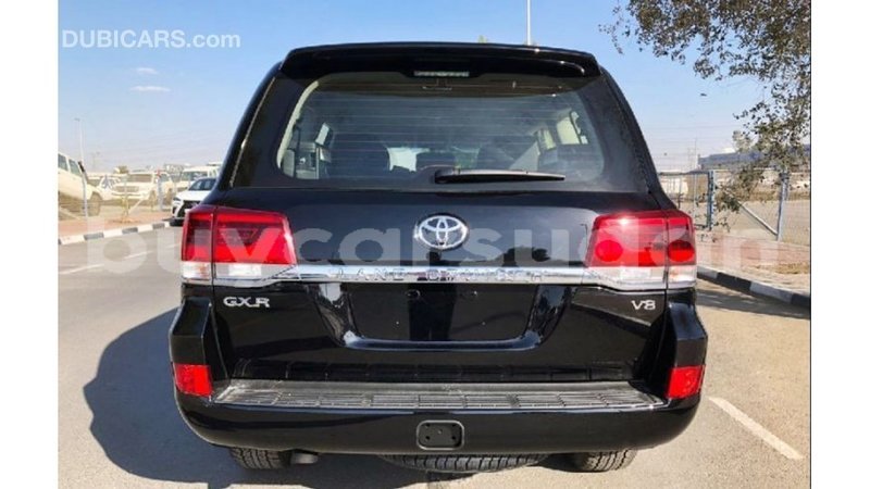 Big with watermark toyota land cruiser al jazirah state import dubai 2268