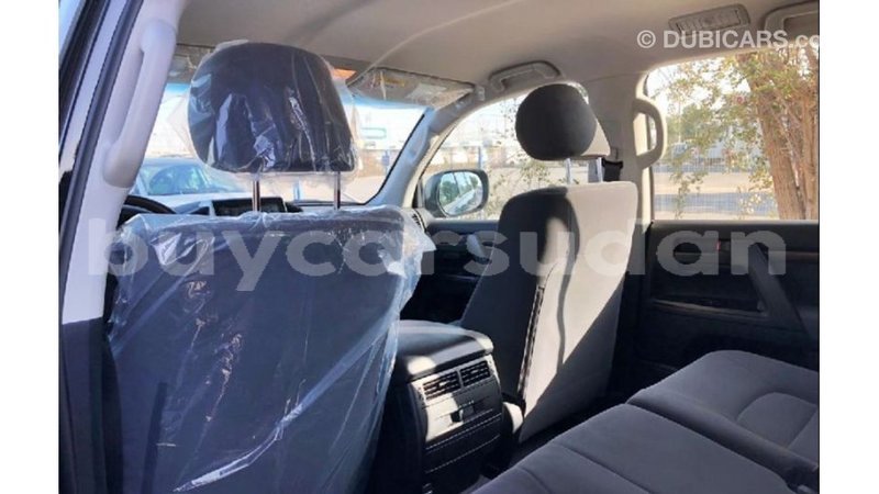 Big with watermark toyota land cruiser al jazirah state import dubai 2268